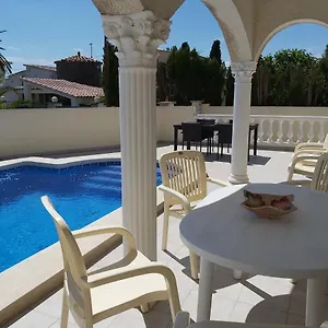 Casa Amb Piscina Privada Villa